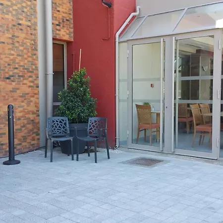 Ξενοδοχείο The Originals Marseille Aeroport